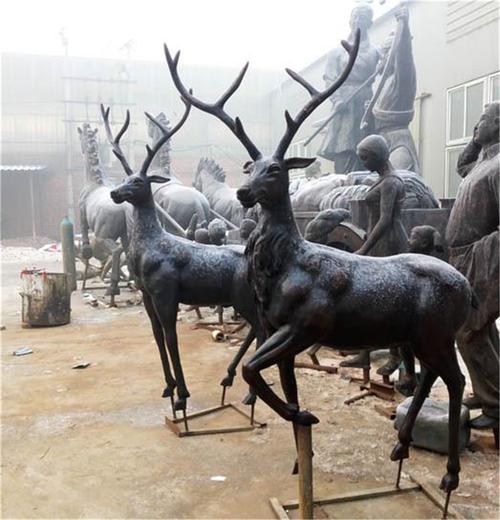 加工铜鹿制作厂家 销售铜鹿工艺品雕塑 办公室铜鹿制作图片